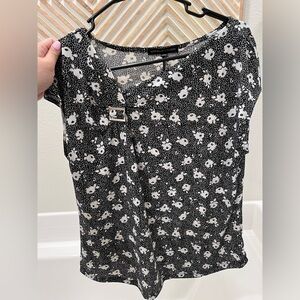 Adrienne Vittadini Black and White Floral Buckle Neck Top